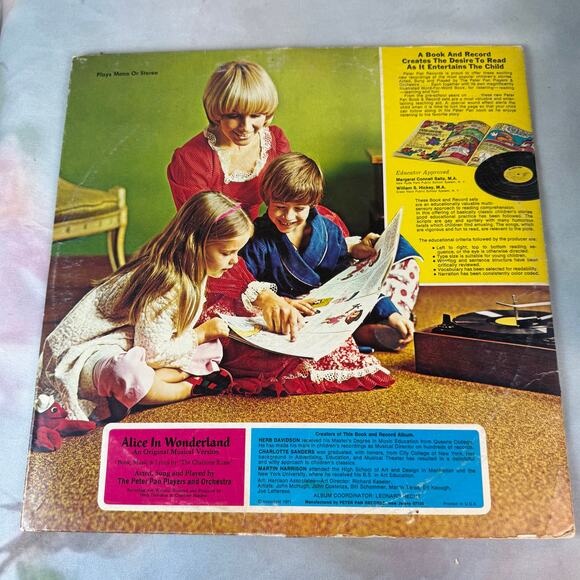 Vintage 1971 Alice In Wonderland Read Along Book & Record Vinyl Record - Picture 3 of 6